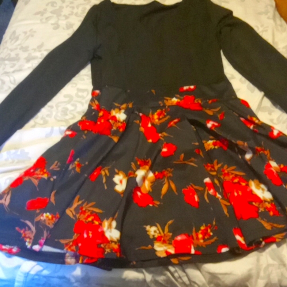 Black red floral mini dress